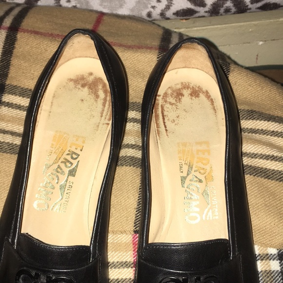 Ferragamo ladies leather shoes 6 and half - Picture 3 of 10